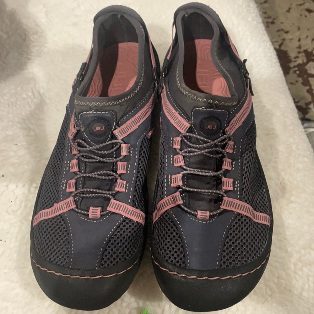 JBU 8.5 size slip ons very nice